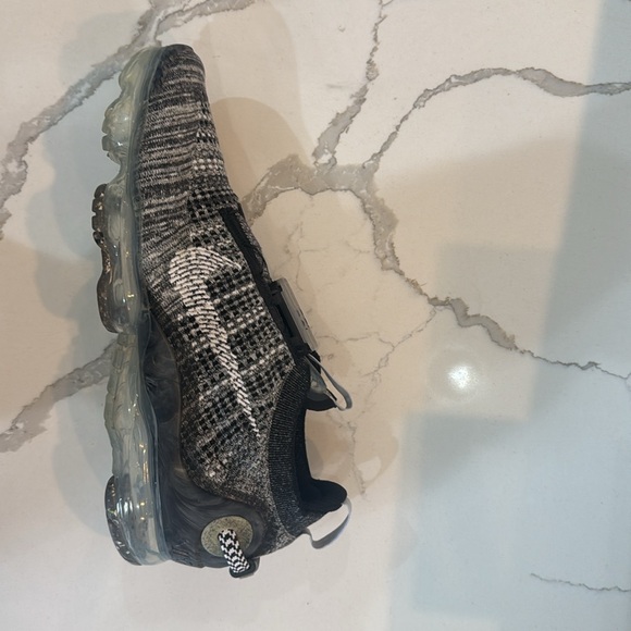 Nike Vapormax Flyknit size 11.5 - Picture 3 of 4